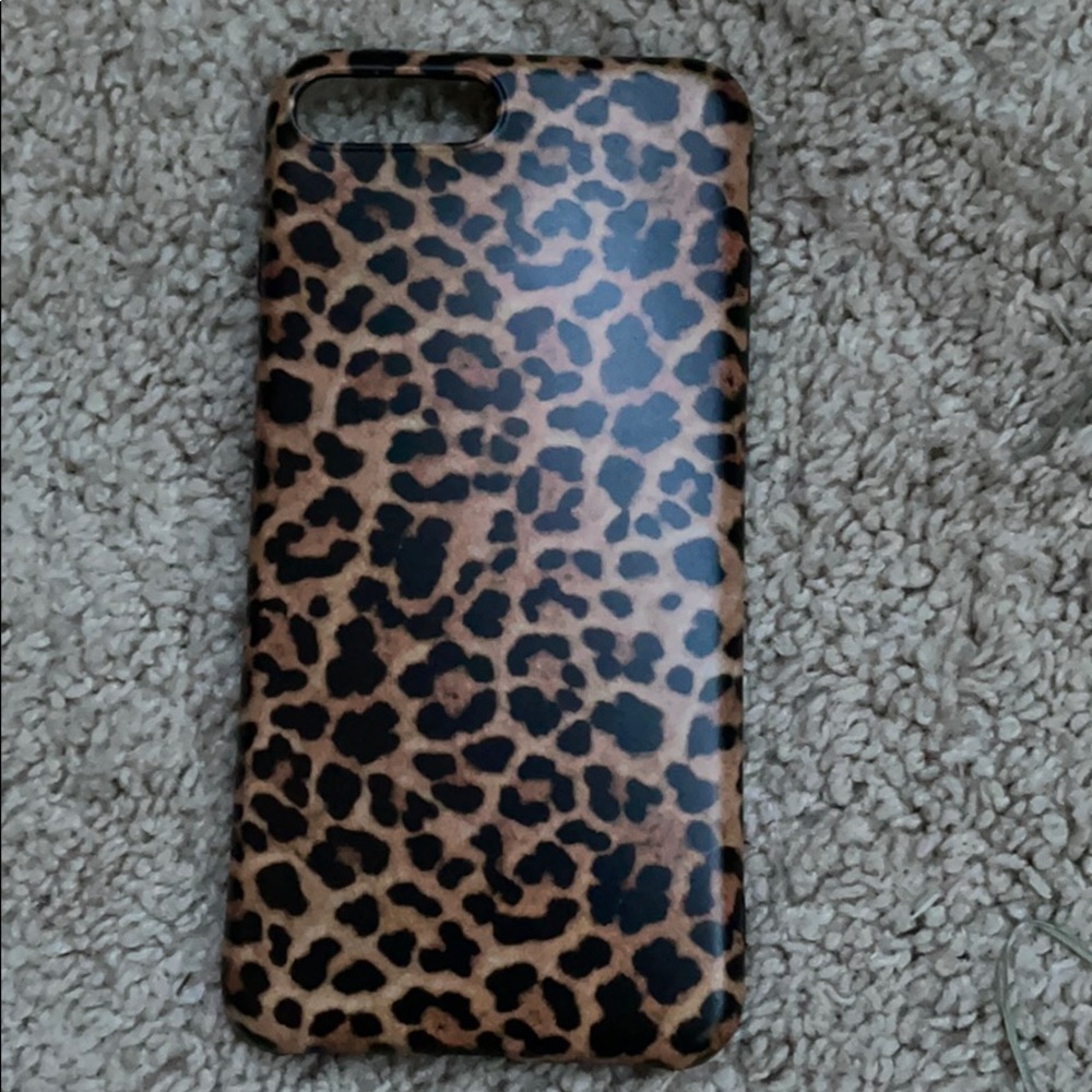 7+/8+ cheetah case.